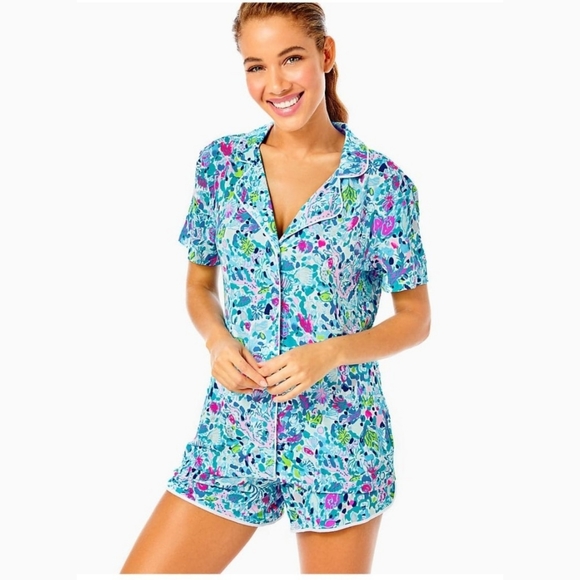 Lilly Pulitzer Tops - 🆕️ Lilly Pulitzer Pajama Knit Short Sleeve Button Down Top Multi Dive Bar